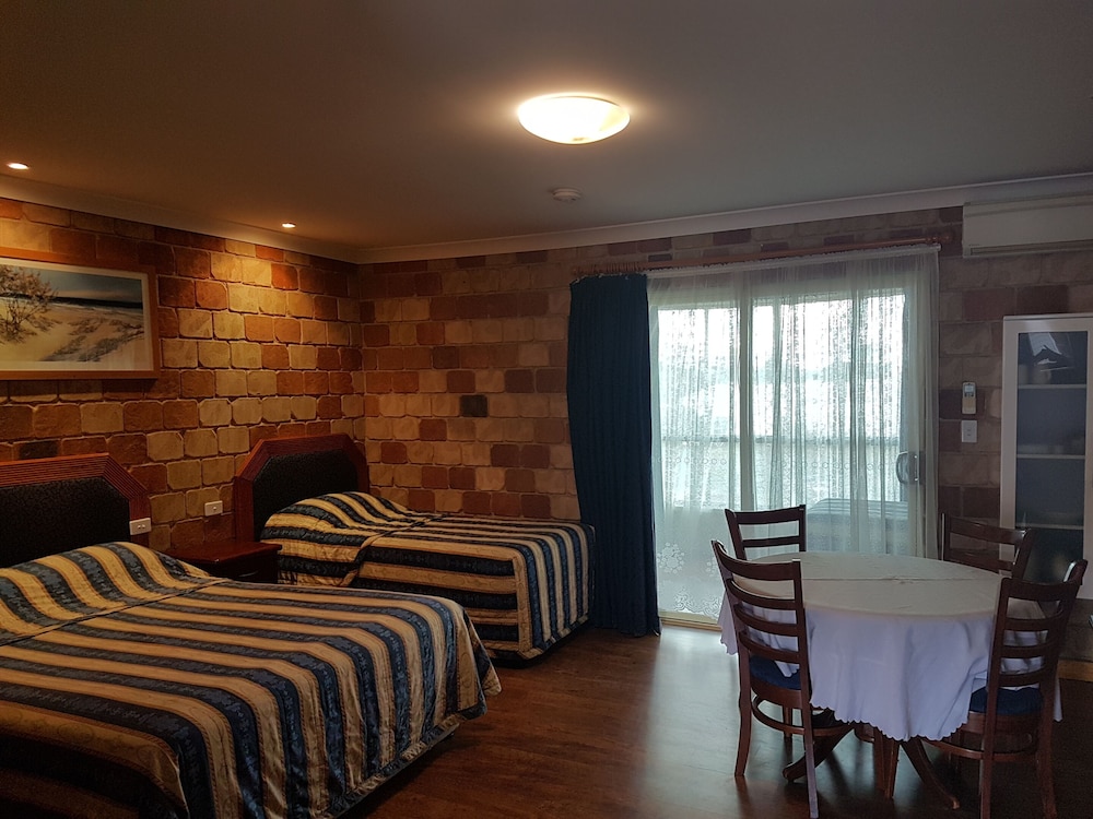 Standard Double or Twin Room photo 3