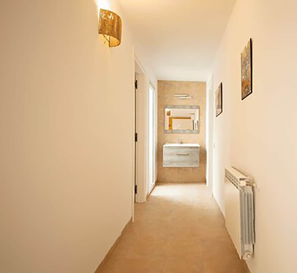 Deluxe Room, 1 Double Bed photo 2