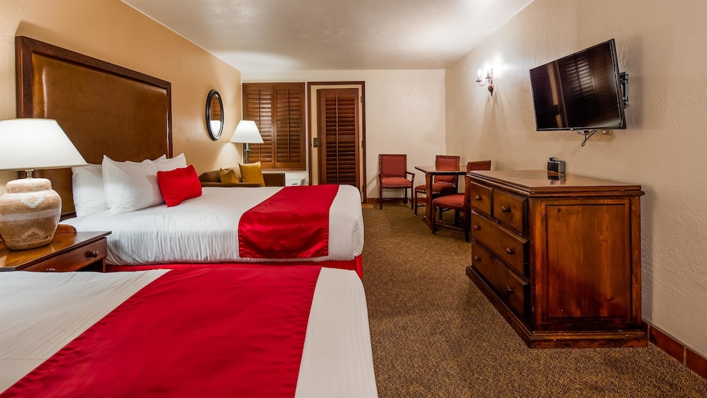 Standard Room, 2 Queen Beds, Non Smoking, Refrigerator & Microwave (with Sofabed) - Photo 2