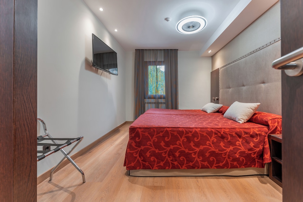 Quadruple Room, Mountain View photo 3