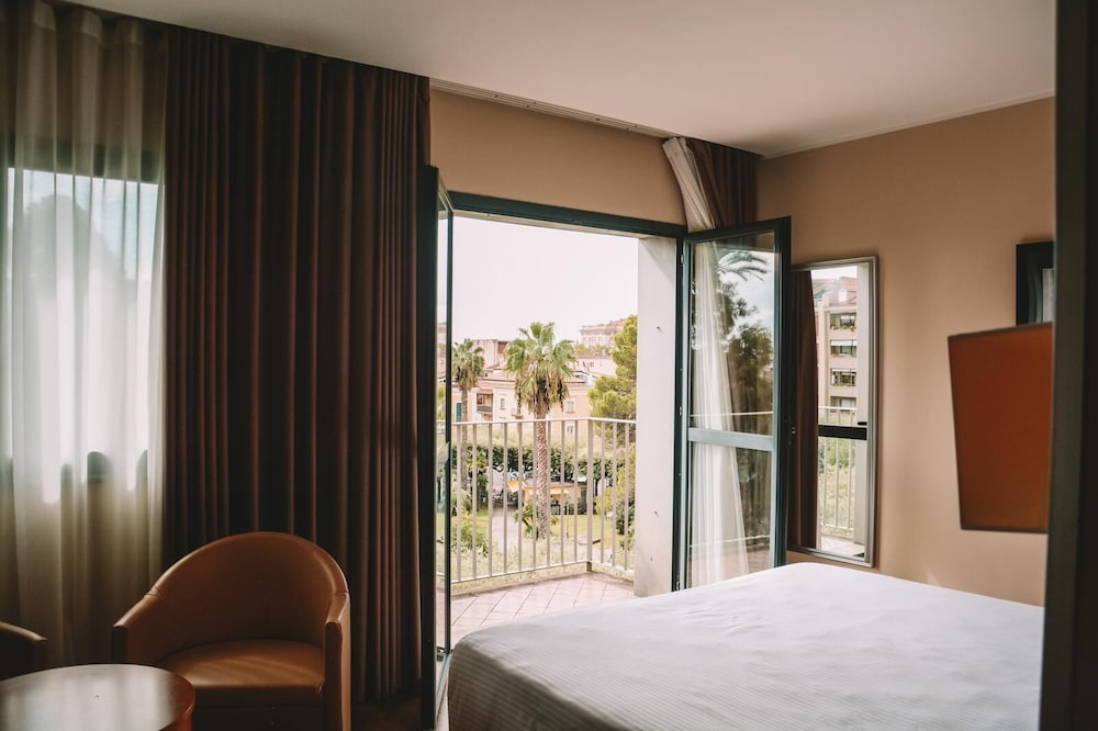 Superior Room - Photo 8