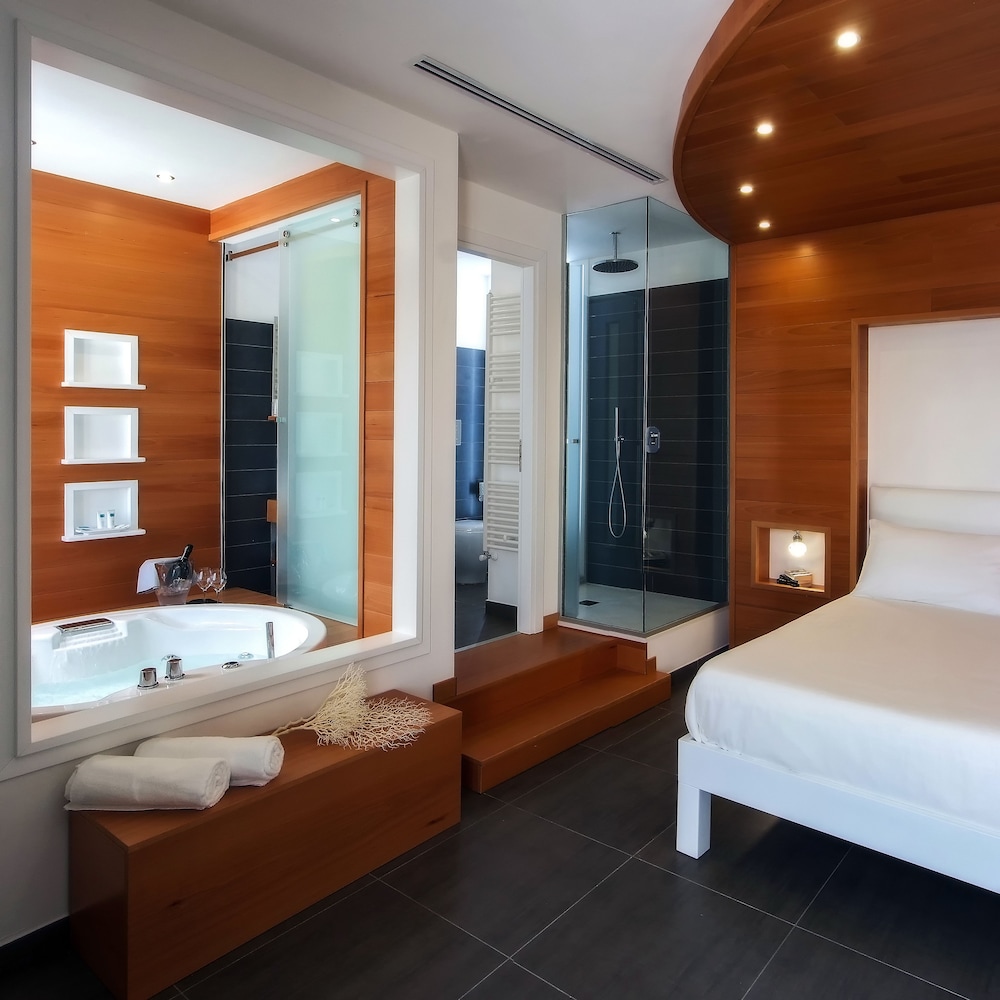Deluxe Suite, Sea View