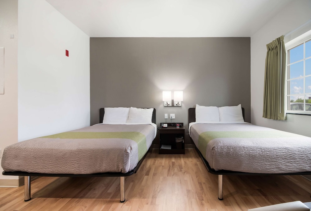 Deluxe Room, 2 Double Beds, Accessible, Non Smoking photo 2