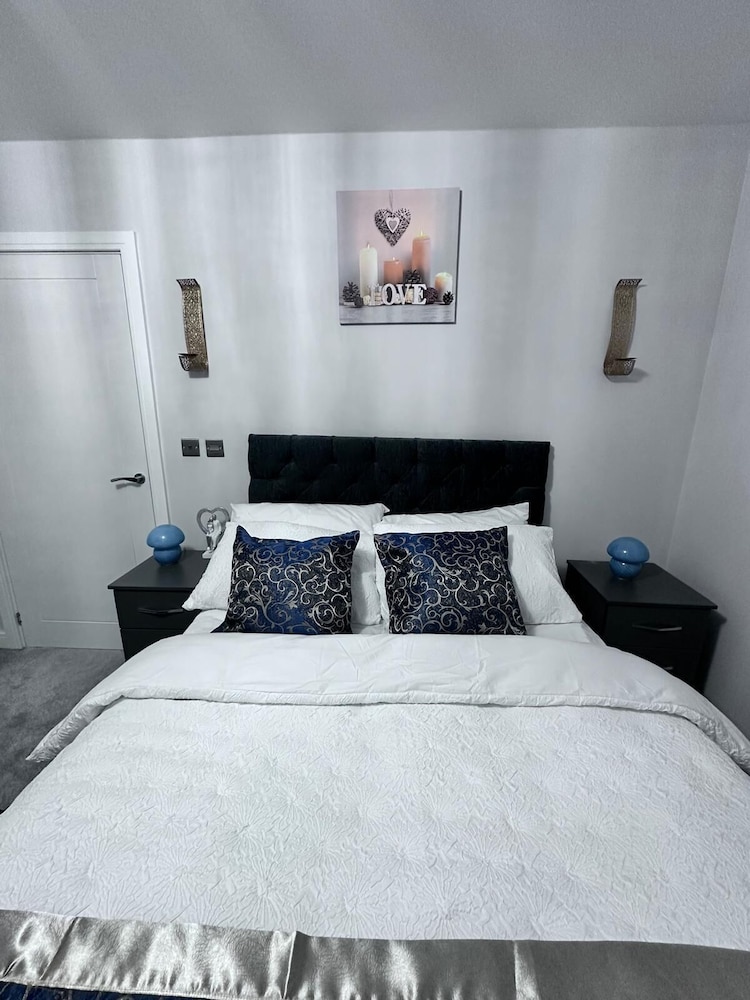 Apartment photo 2