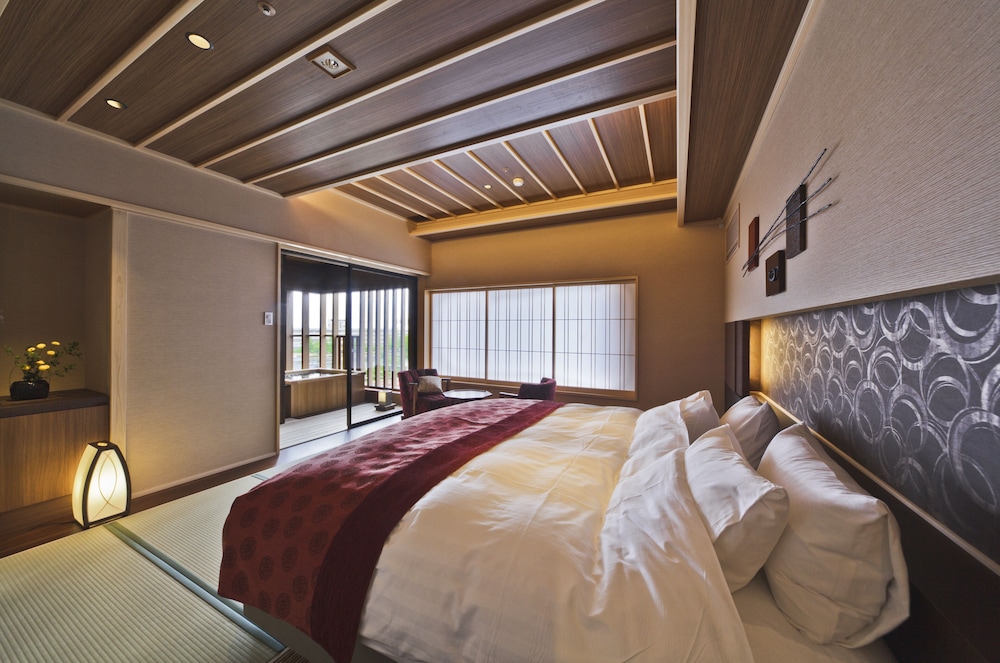 [KAROI Standard floor] Japanese Style Double Bed with Open Air Bath, Non Smoking