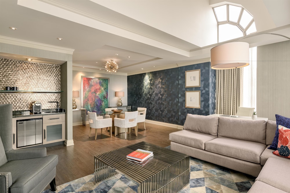 Suite, 2 Bedrooms, Non Smoking, Refrigerator (Penthouse)