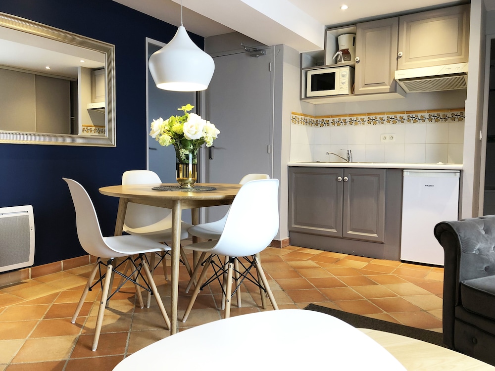 Suite - Photo 4