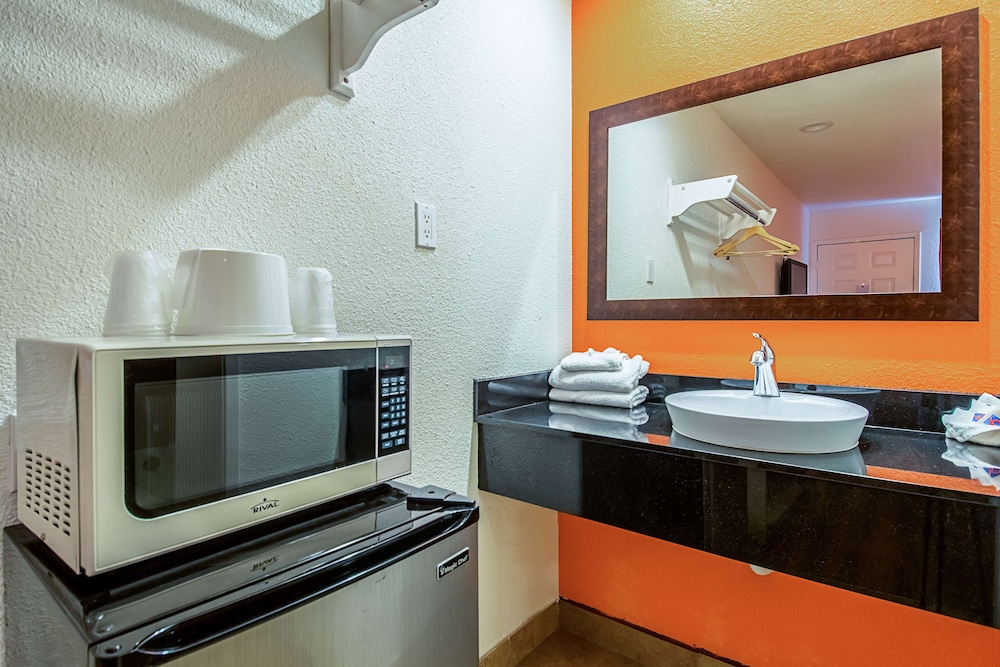 Standard Room, 2 Double Beds, Non Smoking