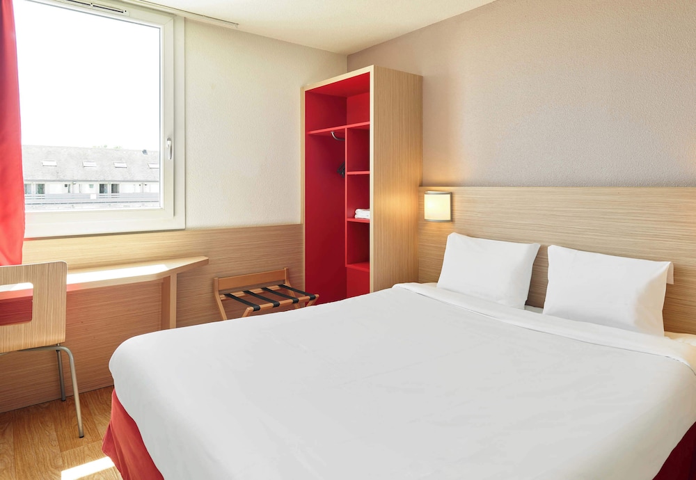 Double Room, Non Smoking - Photo 4