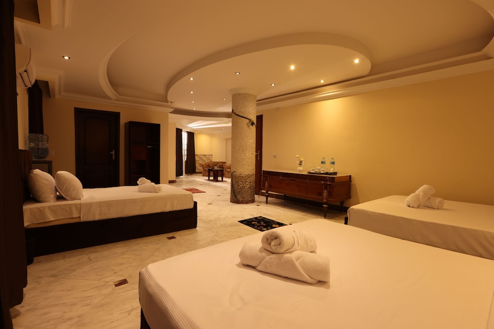 Luxury Suite