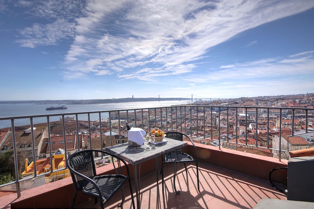 Deluxe Suite, Balcony photo 3