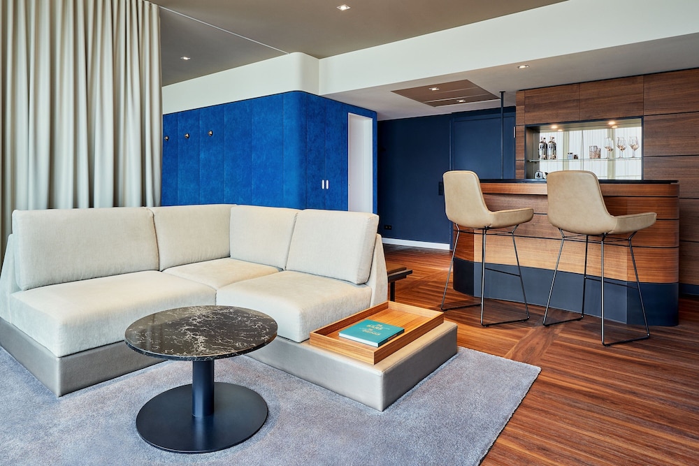 Suite, 1 King Bed, Balcony (View)