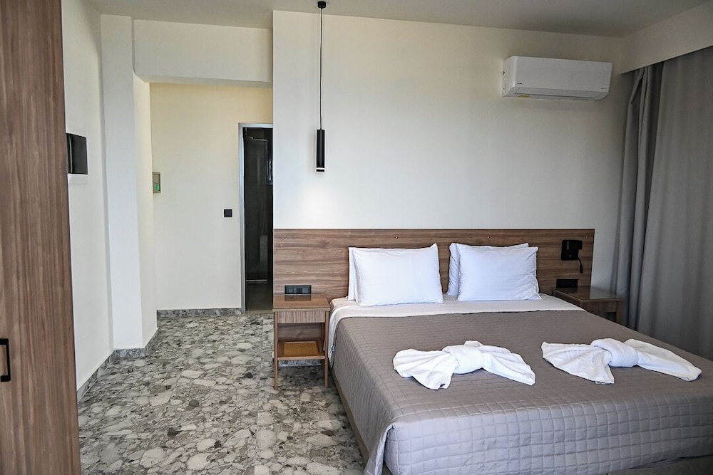 Suite, Balcony, City View
