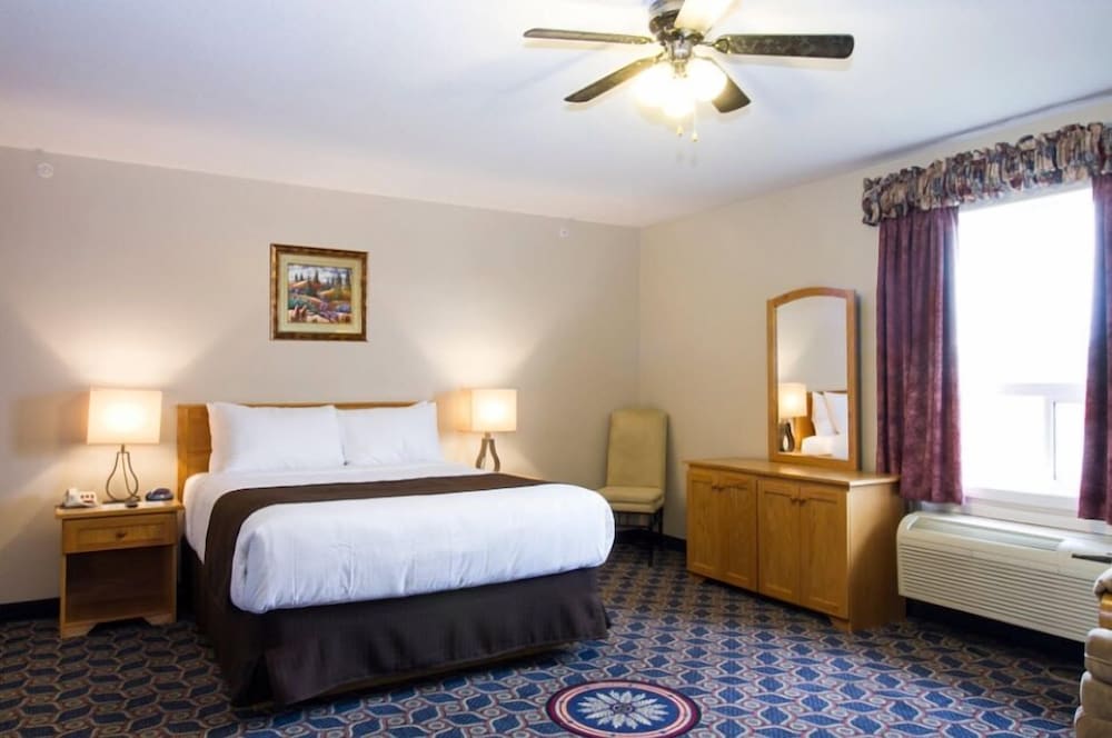 Deluxe Suite, 1 Queen Bed photo 2