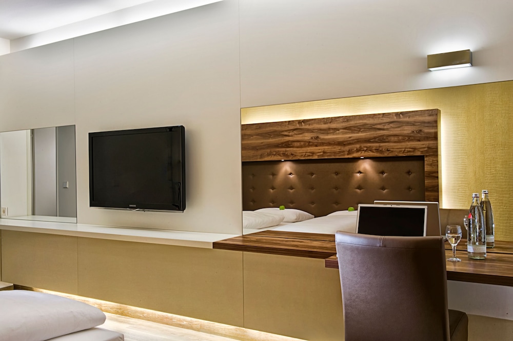 Standard Double Room - Photo 6