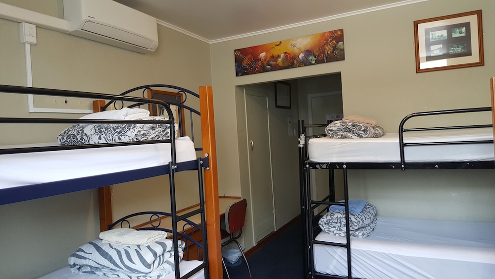 Shared Dormitory (6 Person, Mixed) photo 1