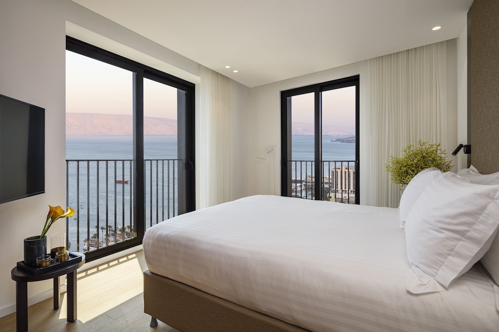 Junior Suite, Lake View photo 1