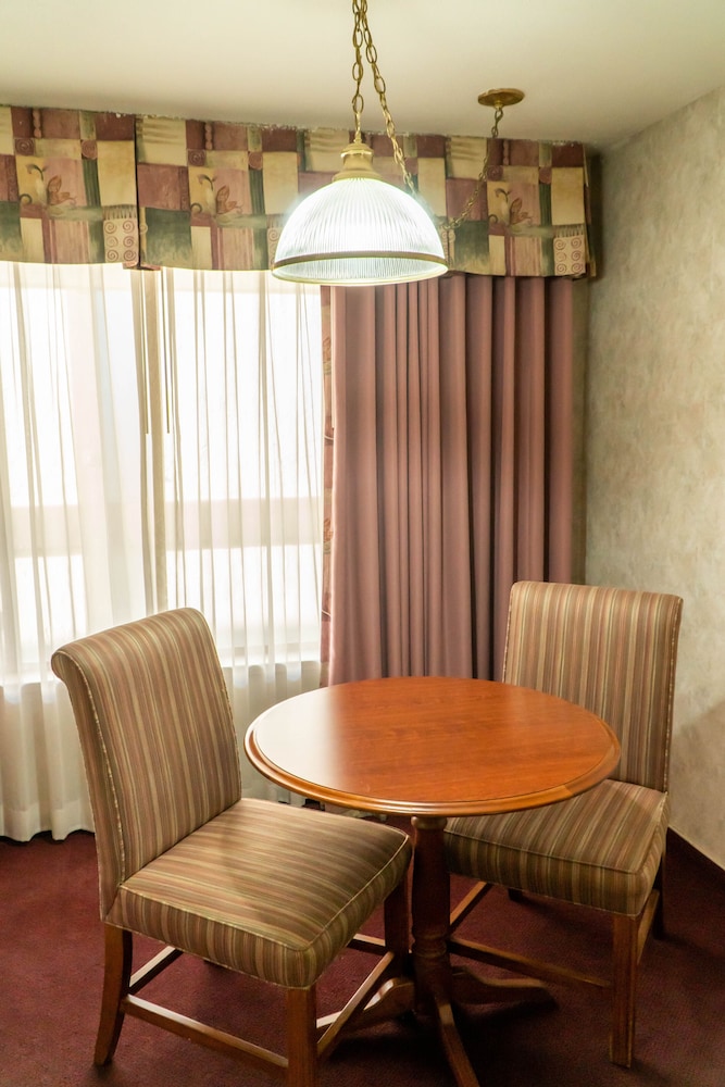 Standard Room, 2 Queen Beds, Non Smoking - Photo 4