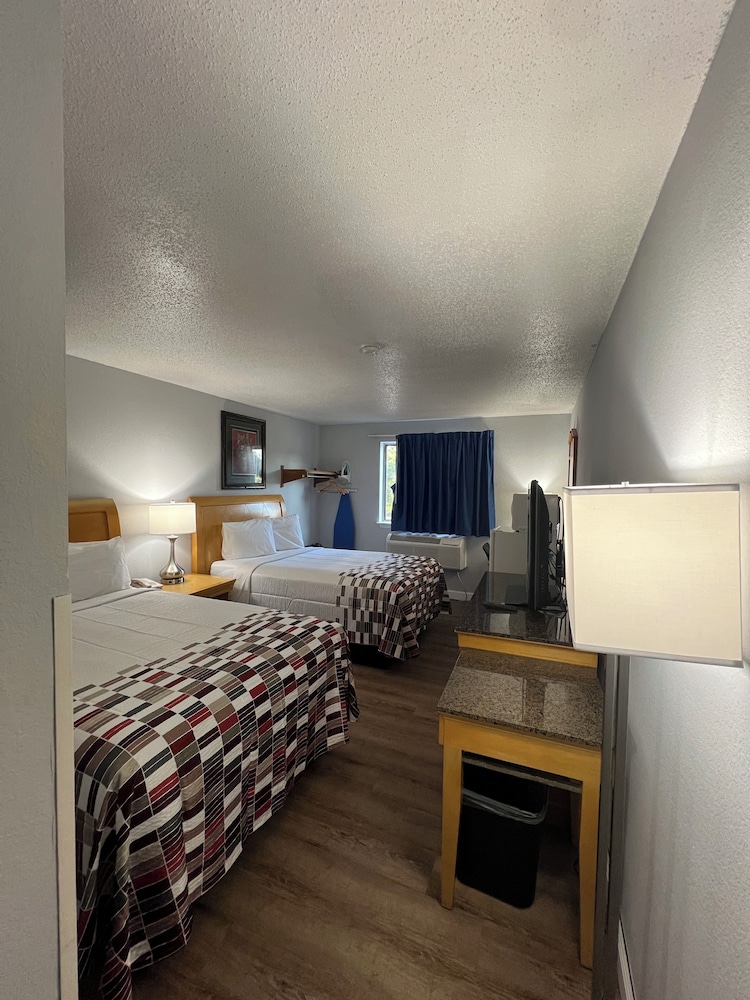 Standard Room, 2 Double Beds, Non Smoking photo 2