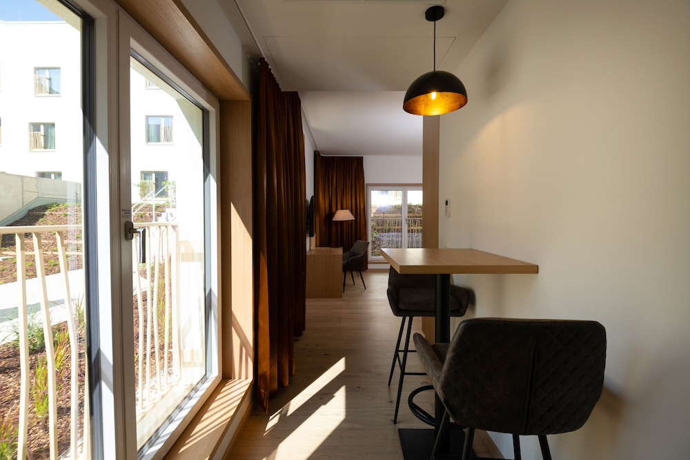 Standard Studio, 1 King Bed, Kitchenette, Annex Building photo 2