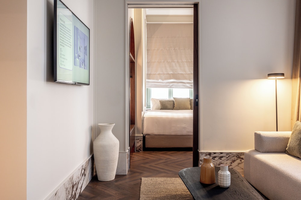 Ideon Antron Suite, two bedrooms, Kitchenette, balcony City View