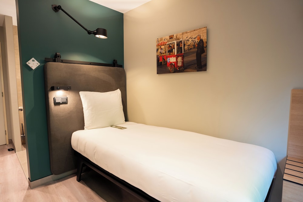 Premium Single Room
