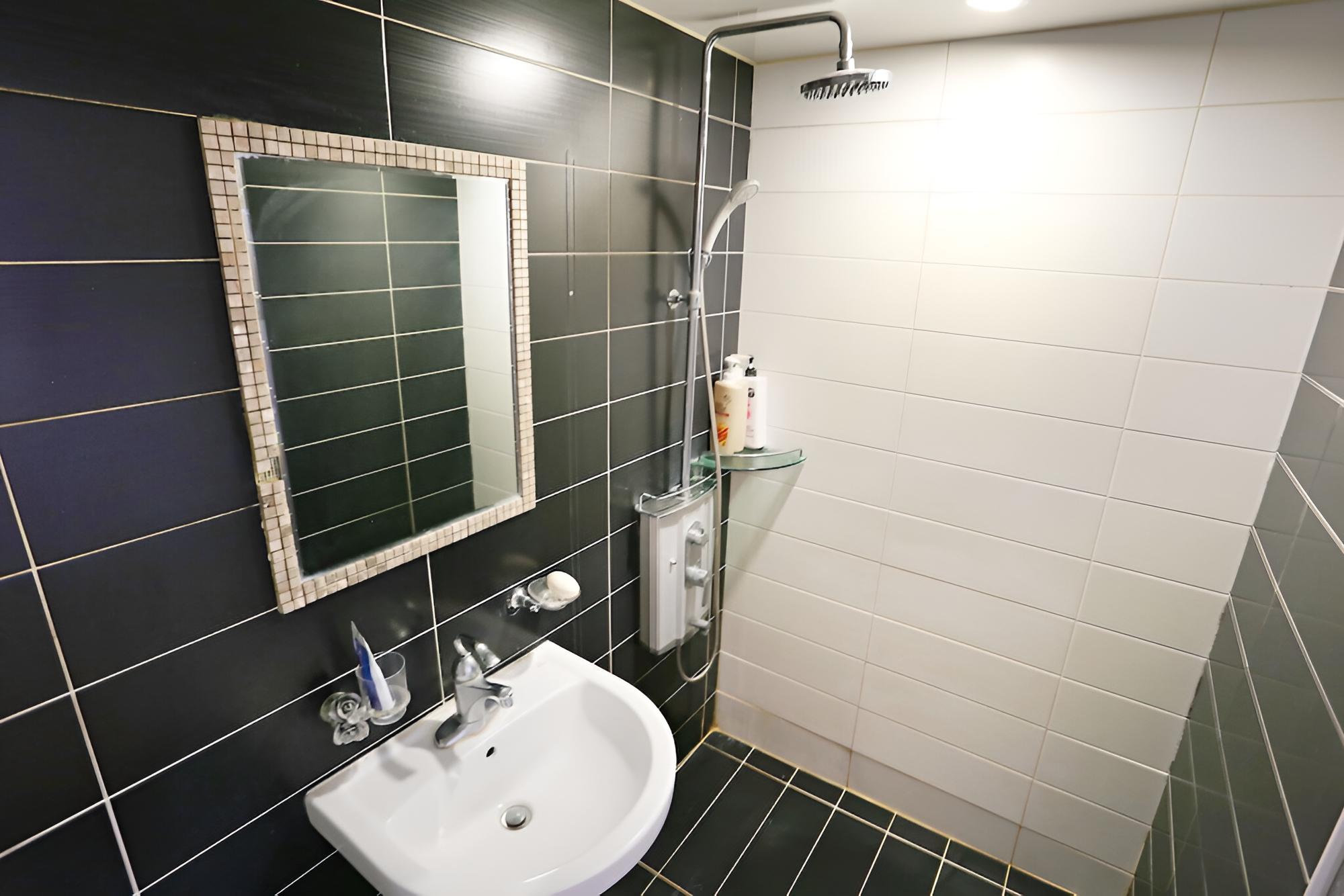 Room (Standard Room (Random Assignment)) - Photo 8