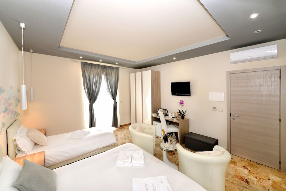 Luxury Triple Room