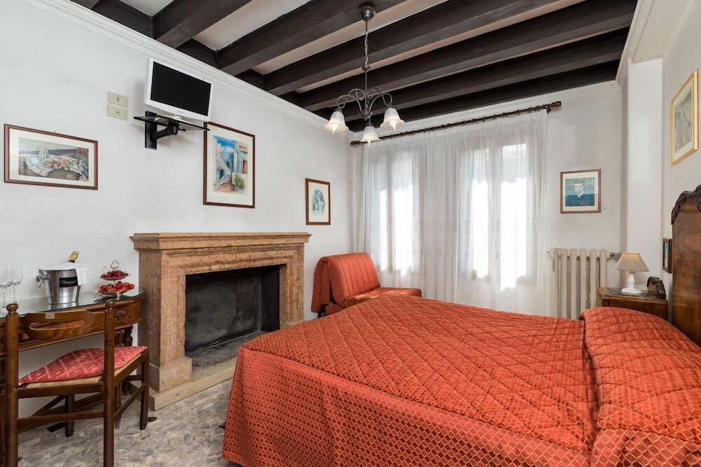 Double or Twin Room - Photo 1