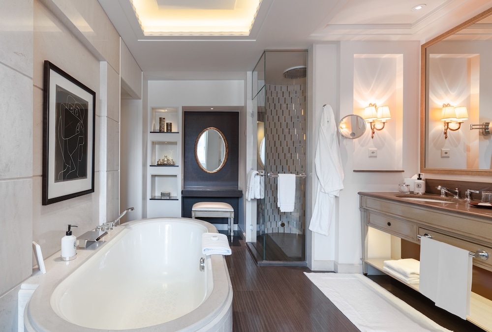 Executive Suite with One King Bed (Non Smoking)