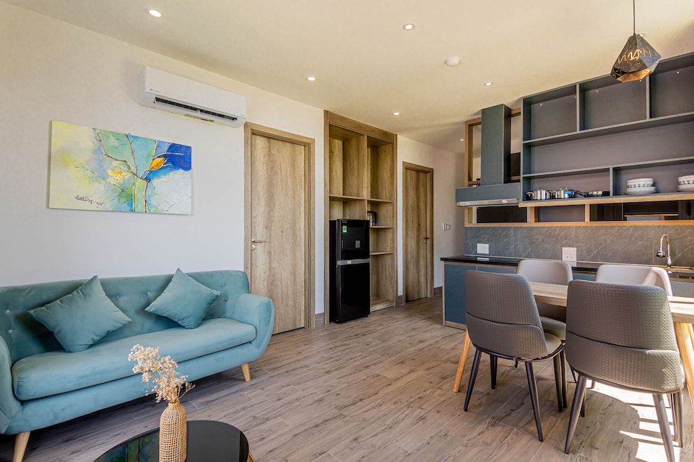 Two-Bedroom Apartment with Balcony - Photo 14