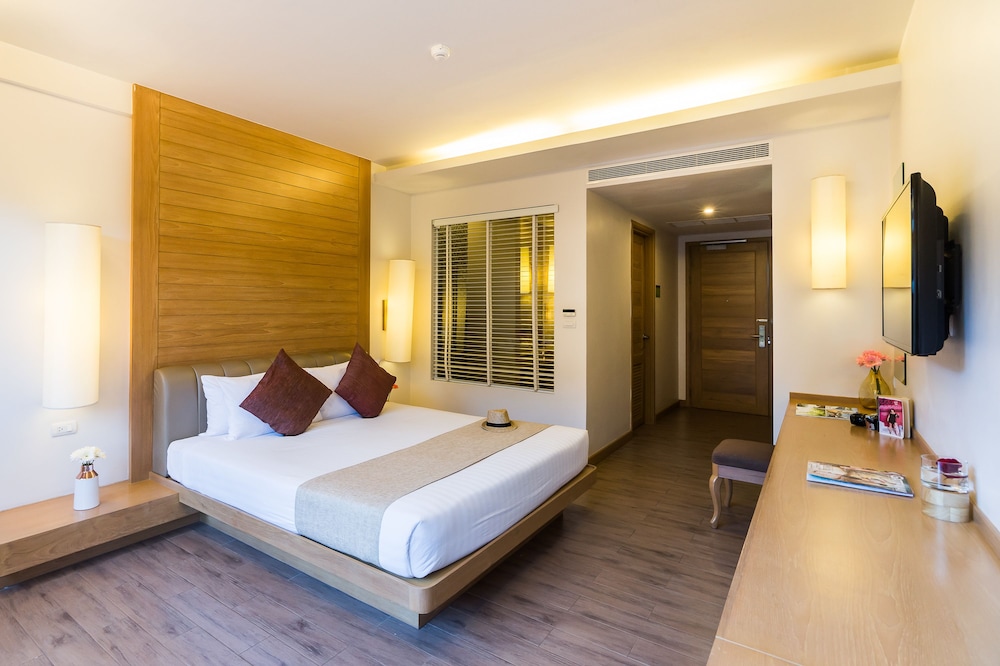 Jacuzzi Deluxe King  - Free Transfer to Hua Hin Beach photo 2