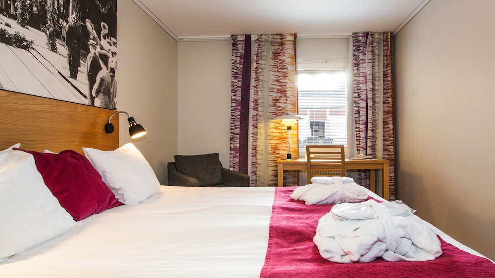 Standard Room, 2 Twin Beds, Non Smoking - Photo 1