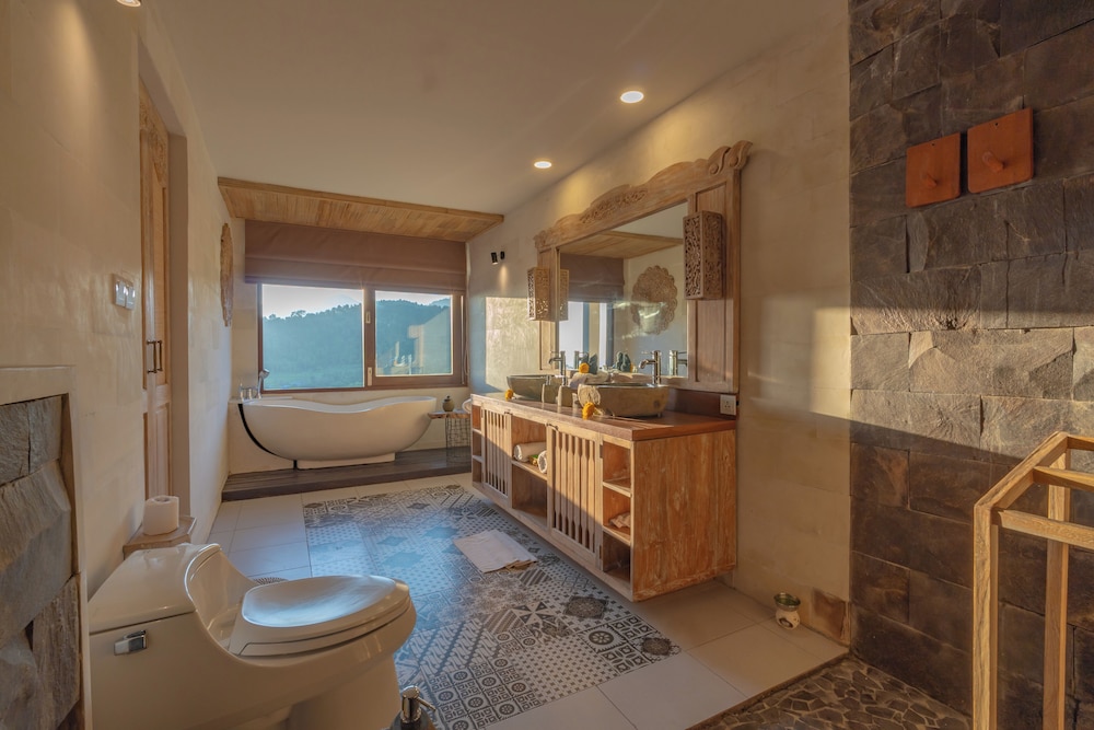 Royal Jacuzzi Pool Villa - Photo 12