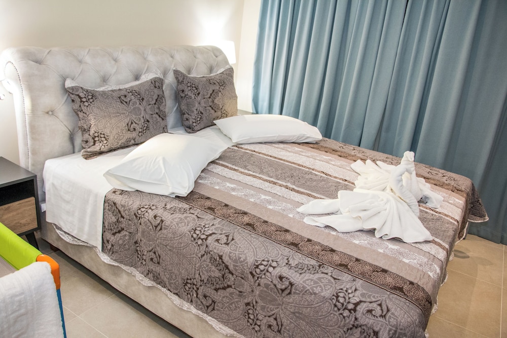 Family Apartment, 2 Bedrooms, Sea View, Ground Floor