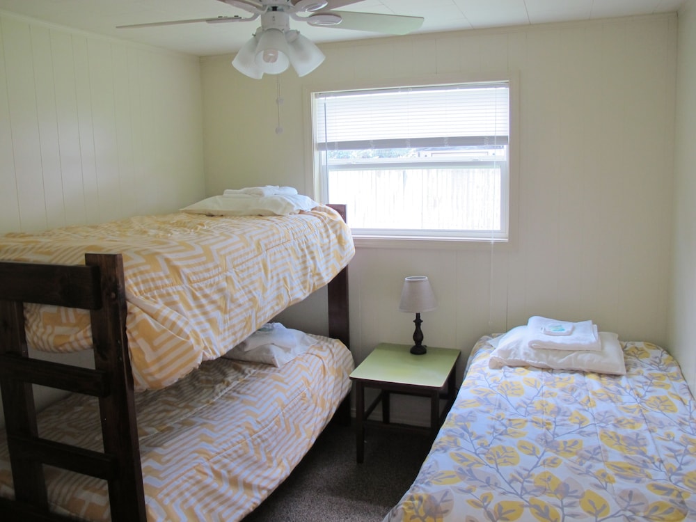 Standard Cottage, Multiple Beds, Non Smoking (Remodeled Cottages - 6 person max) photo 1