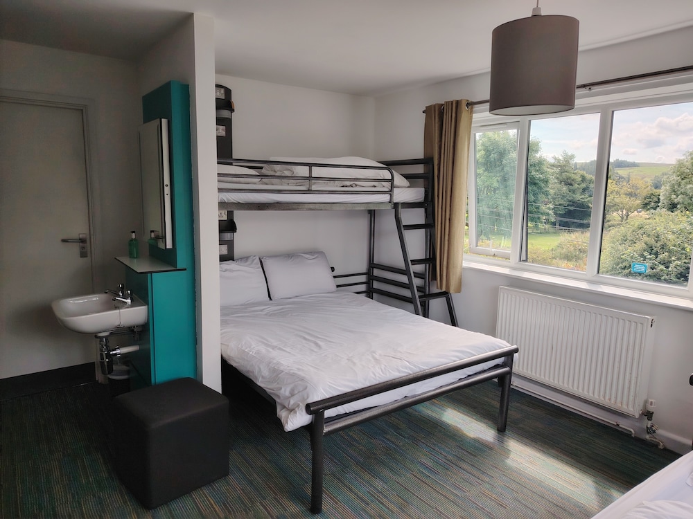 Room (5 Bed Double Private Ensuite) photo 2