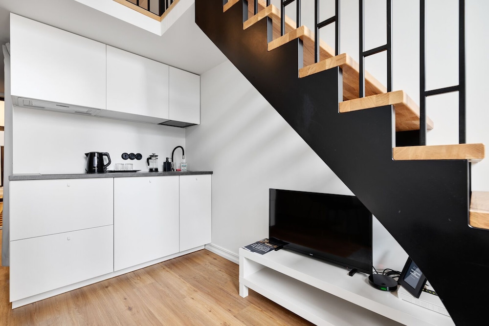 Basic Loft, 1 Queen Bed with Sofa bed (Homey Studio - Loft for 3) - Photo 8