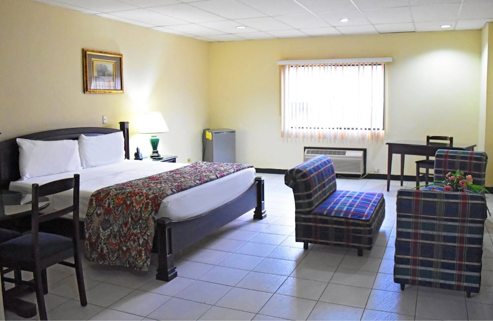Suite, 1 King Bed photo 1