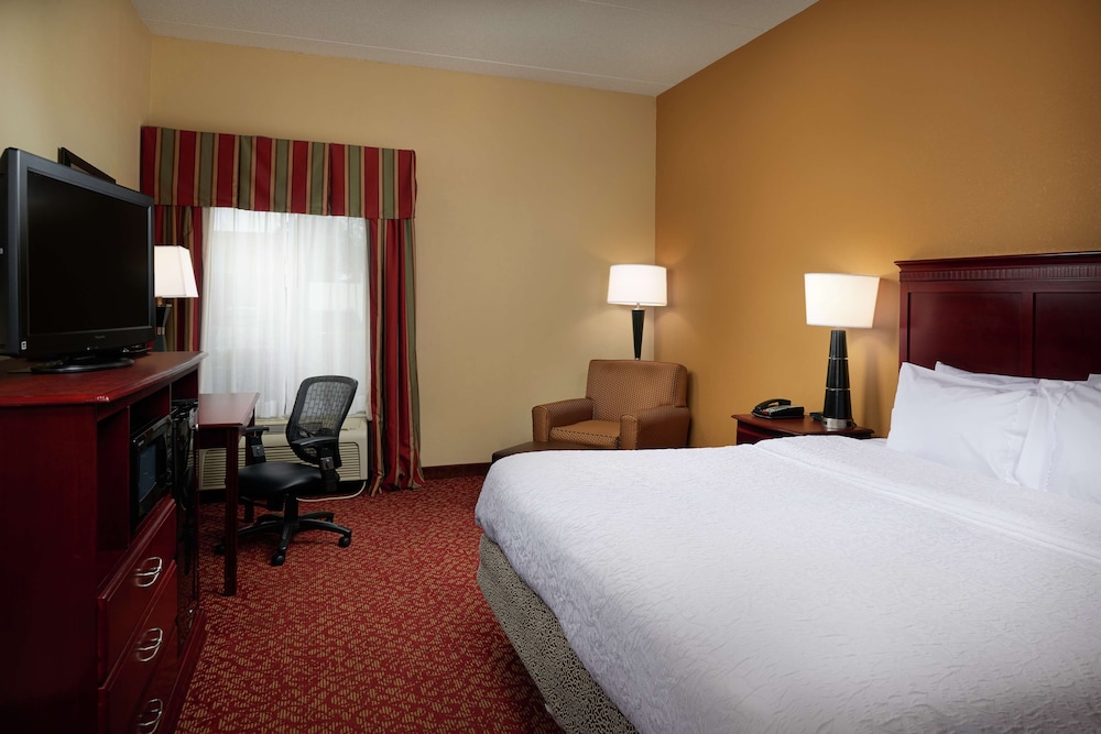King Bed - Photo 2