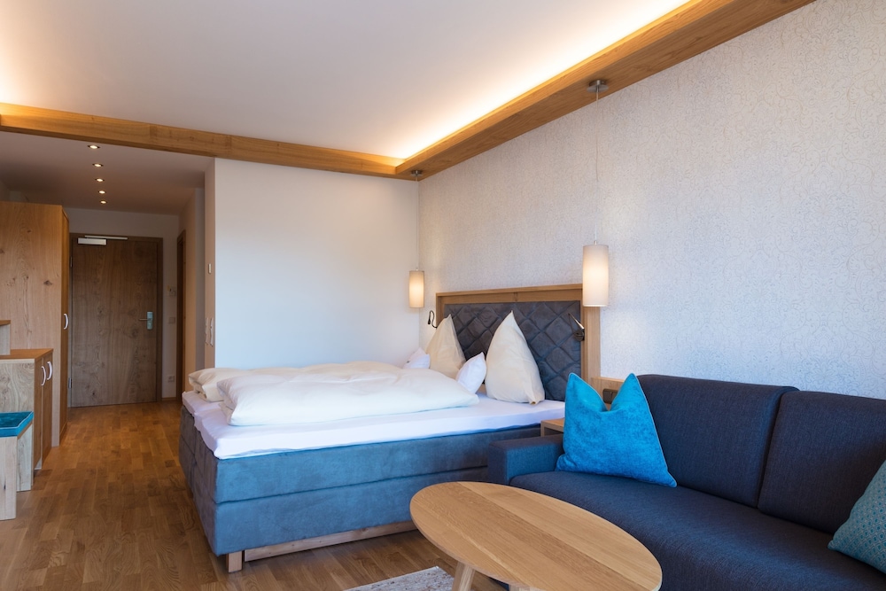 Premium Double or Twin Room, Terrace (Air Condition) photo 3