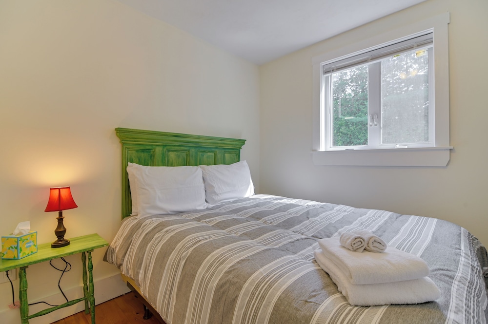 House (4 Bedrooms) photo 2