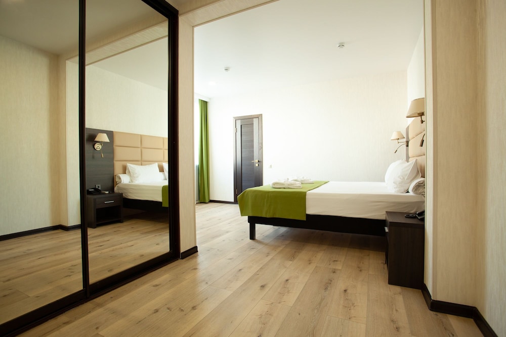 Suite, 1 Bedroom, Balcony photo 3