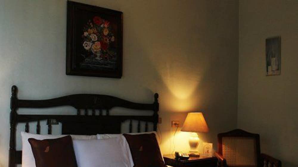 Basic Double Room, 2 Double Beds photo 3