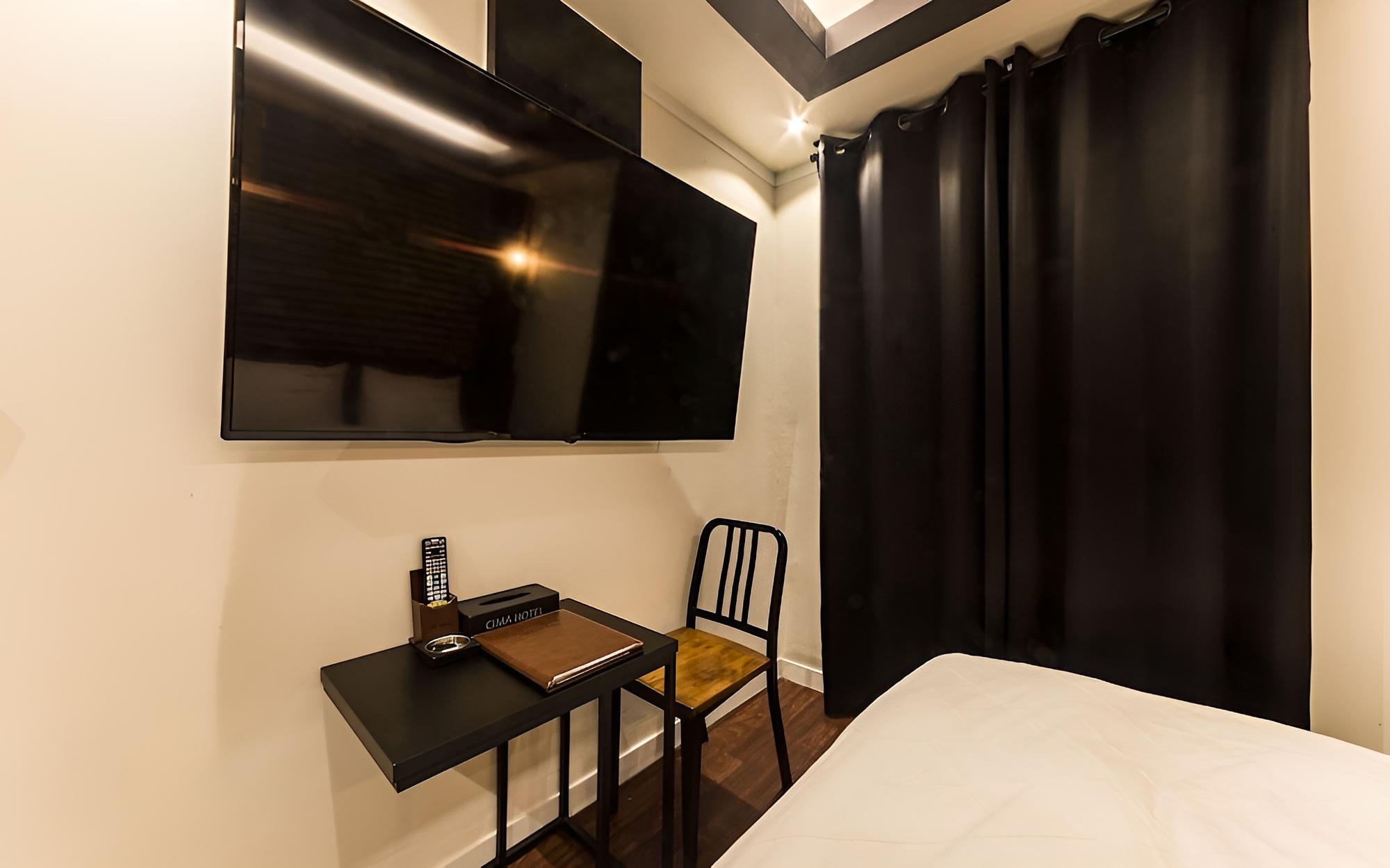 Room (General room (walking only Netflix Wa) - Photo 3