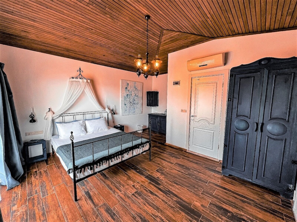 Signature Double Room, Balcony, Sea View photo 3