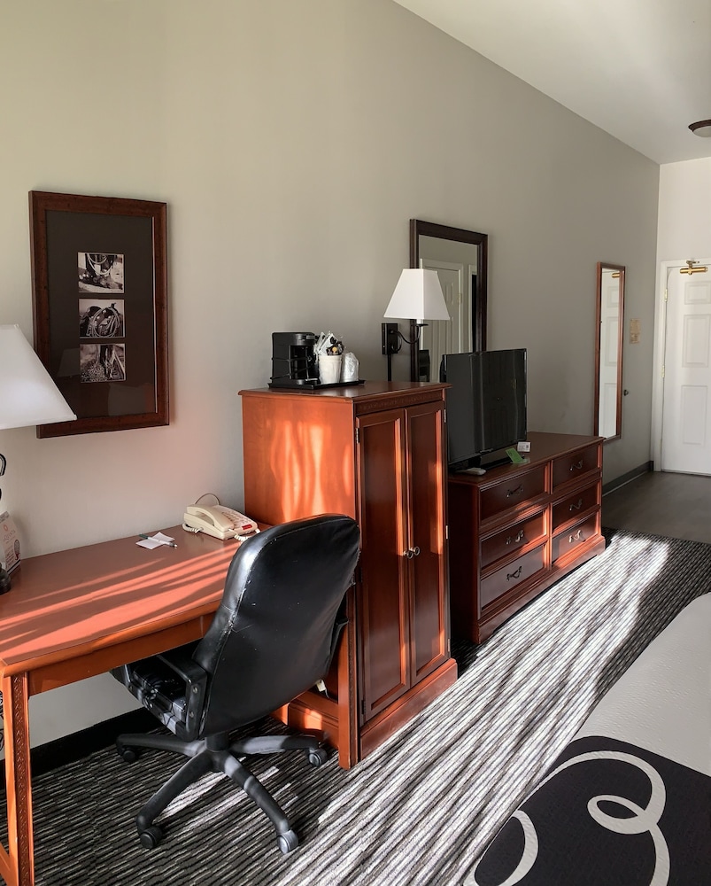 Suite, 1 King Bed, Non Smoking - Photo 4