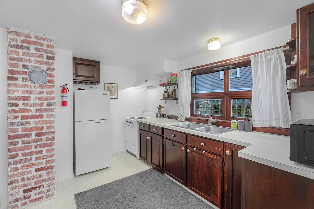 Apartment photo 2
