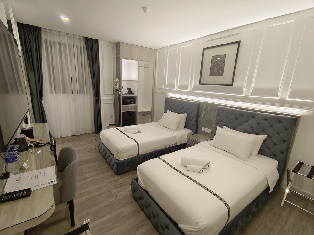 Deluxe Double or Twin Room photo 1