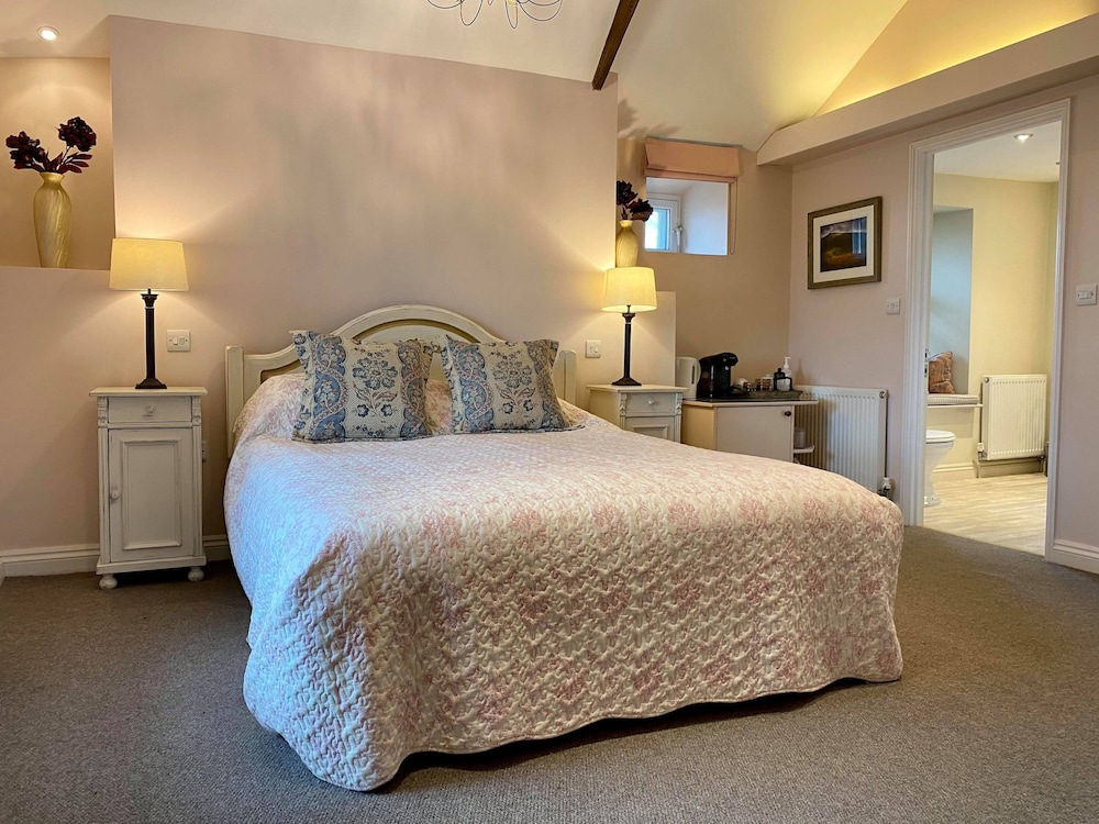 Standard Double Room, Private Bathroom (Great Links) photo 2